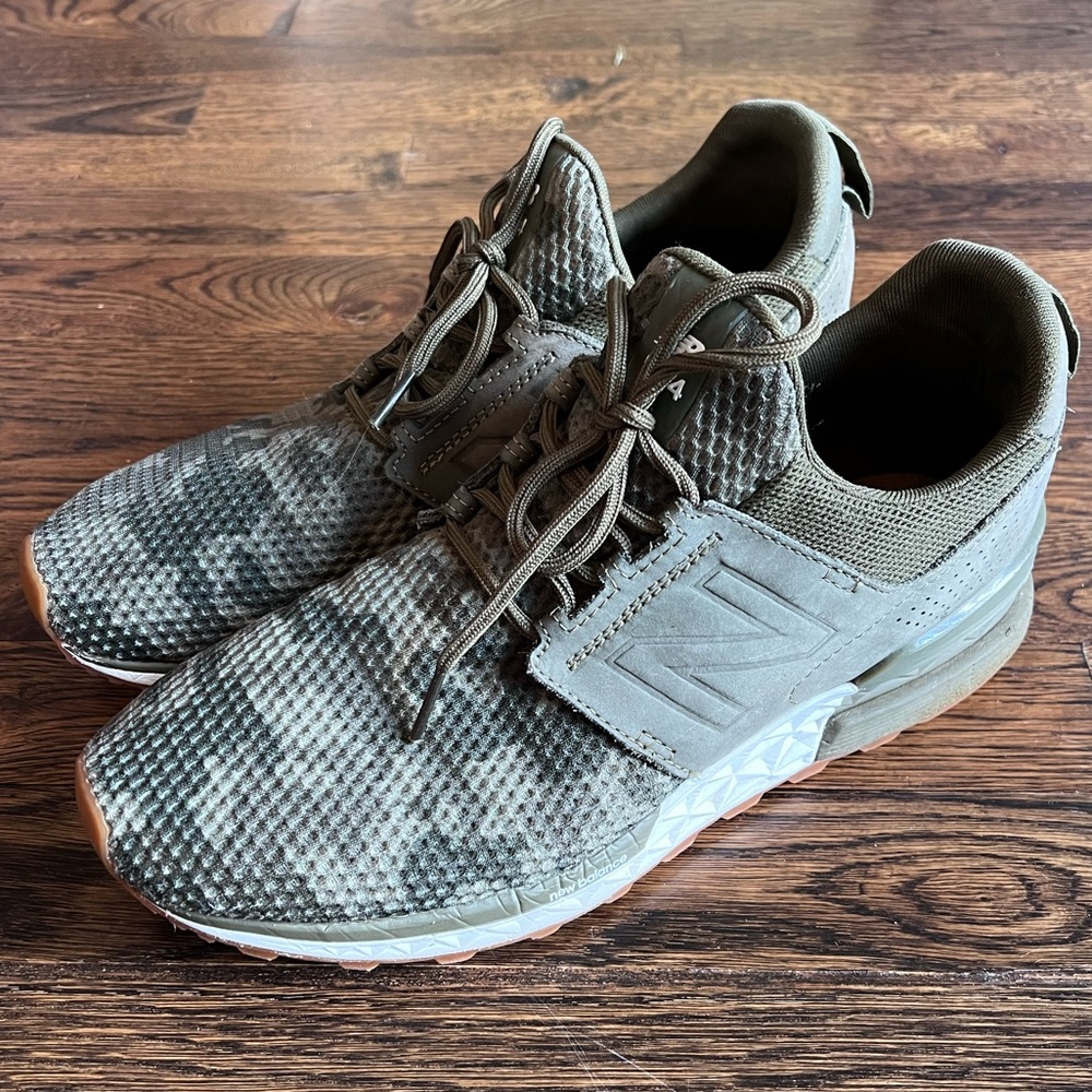 New Balance 574 Shoes 🔥• Camo • Green • White • lace up • Mens Size 9.5